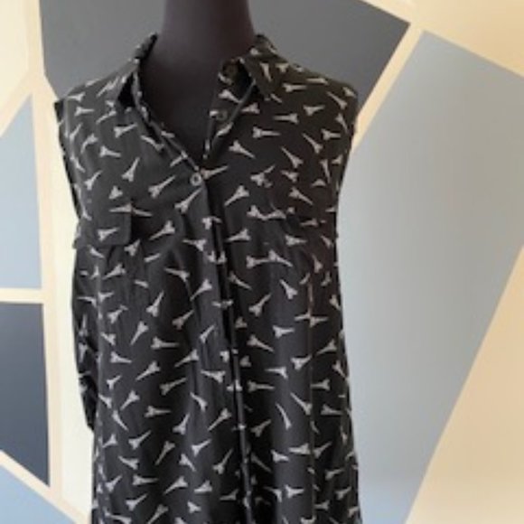 Glam & Fame Sleeveless Top - Picture 1 of 1